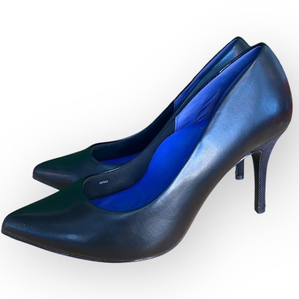 L-130 Antonia Saint Heels